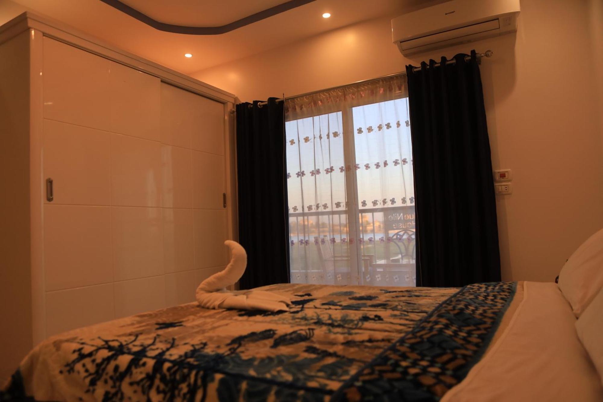 Apartment Blue Nile House